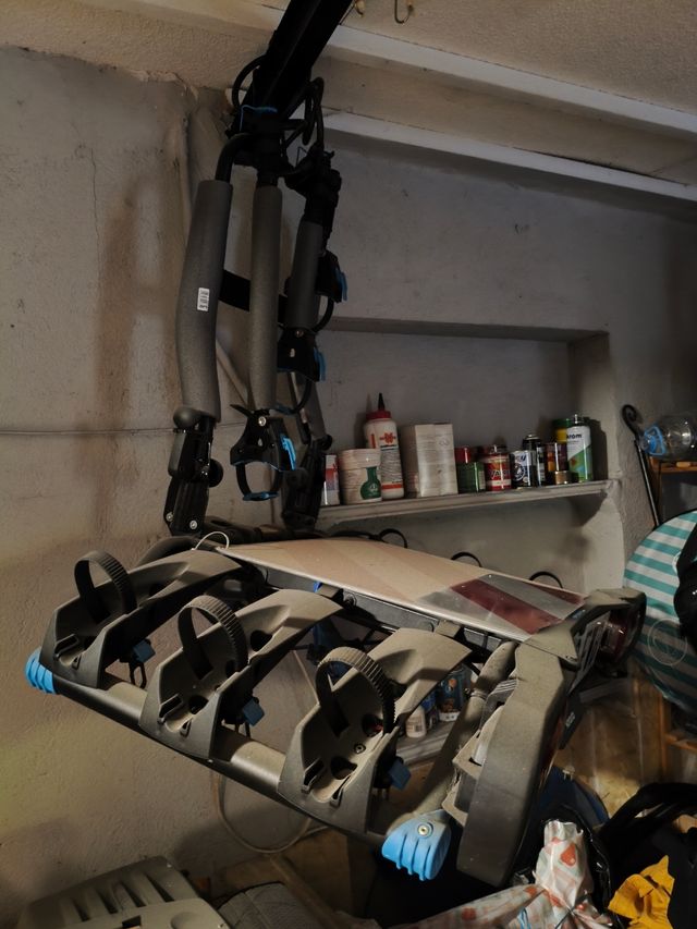 Portabicicletas con bola de enganche.