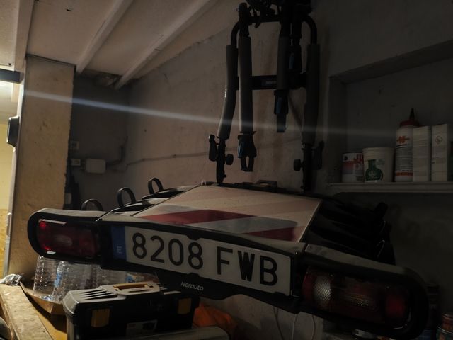 Portabicicletas con bola de enganche.