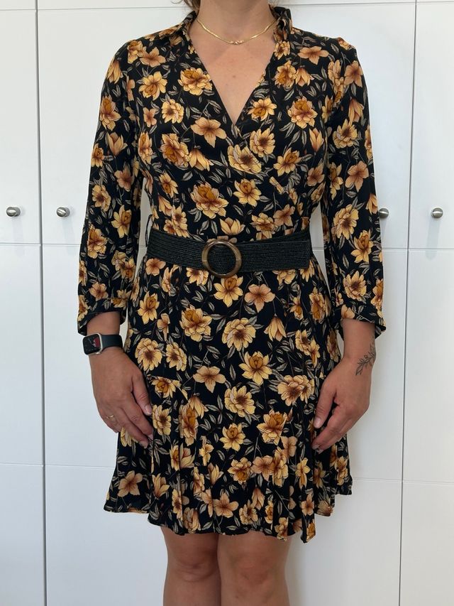 Vestido floral negro y amarillo - Talla L