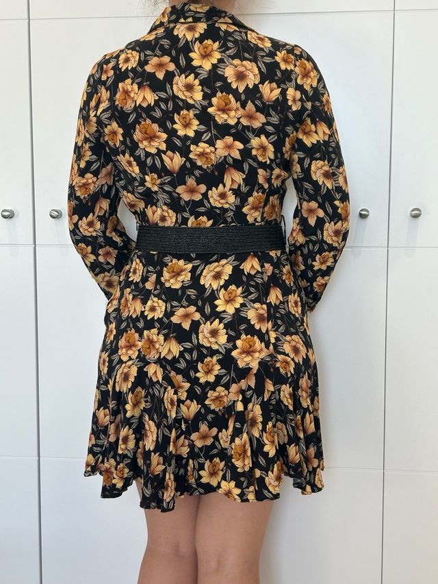 Vestido floral negro y amarillo - Talla L