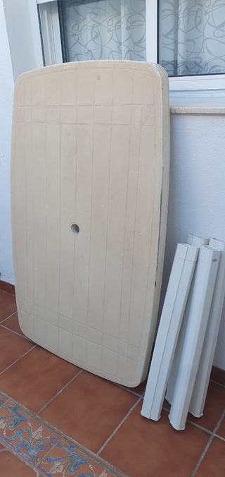 Mesa jardín exterior beige plástico