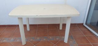 Mesa jardín exterior beige plástico