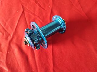 NUEVO Buje Delantero QR9