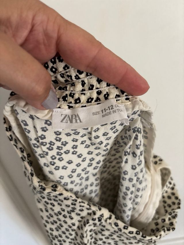 Minifalda Zara - Flores blancas y negras