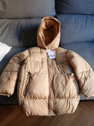 Plumífero beige Zara - nuevo 9 años 134 cm