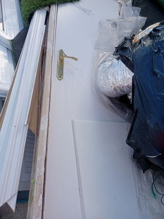 Puerta baño 62cm c/premarco