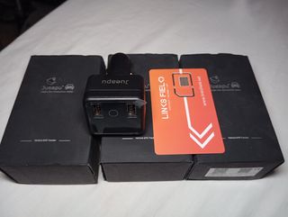 Tres localizador GPS con chip