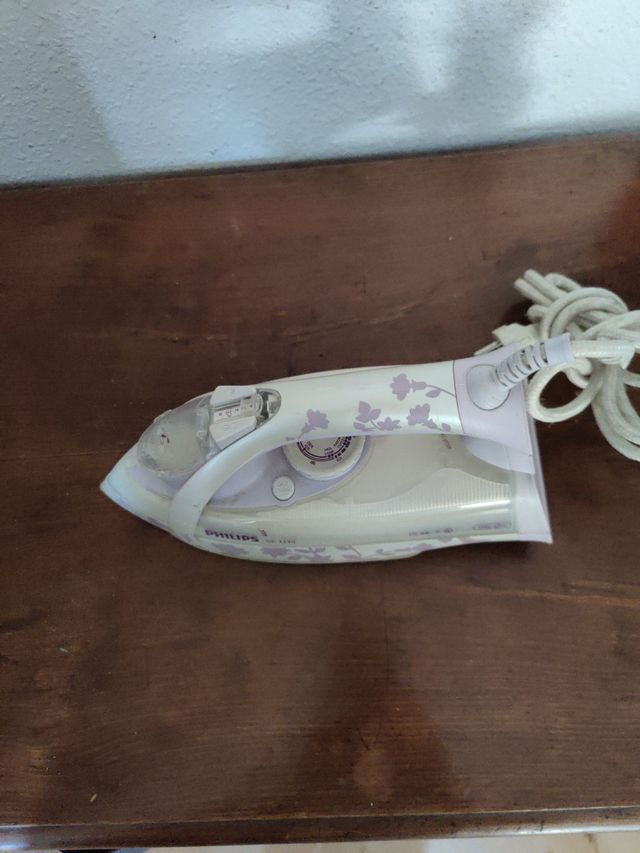 Ferro da stiro Philips GC3370 - Viola
