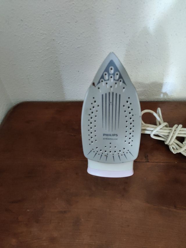 Ferro da stiro Philips GC3370 - Viola