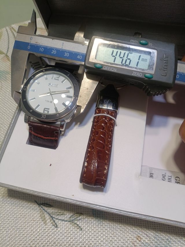 Reloj Sami Time Series - Marrón y Plata