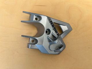 Soporte Reposapiés Izq. BMW R850R/R1100R/RS