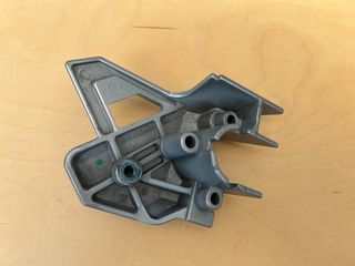 Soporte Reposapiés Izq. BMW R850R/R1100R/RS