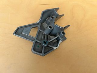 Soporte Reposapiés Izq. BMW R850R/R1100R/RS