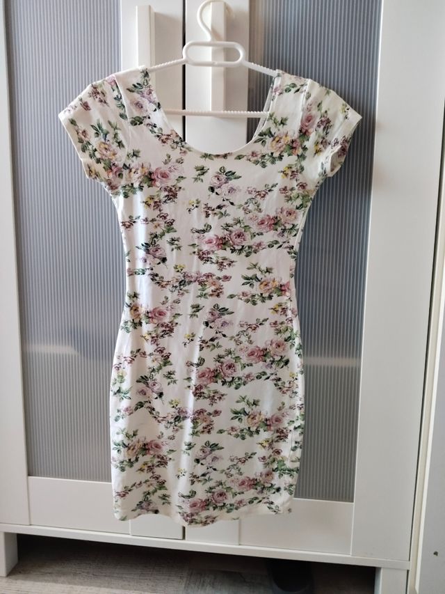 Vestido flores blanco - abertura espalda