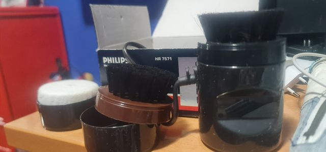 Philips HR 7571 - Limpiazapatos eléctrico