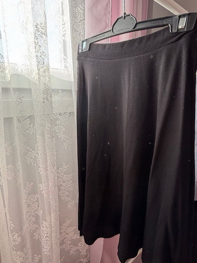 Falda midi negra
