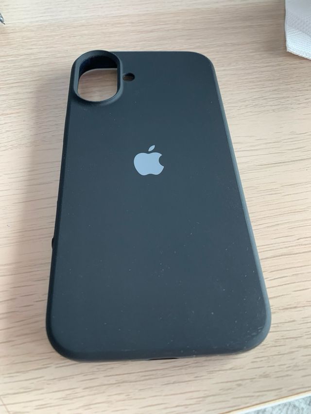 Funda iPhone 16 Plus + protector cristal.