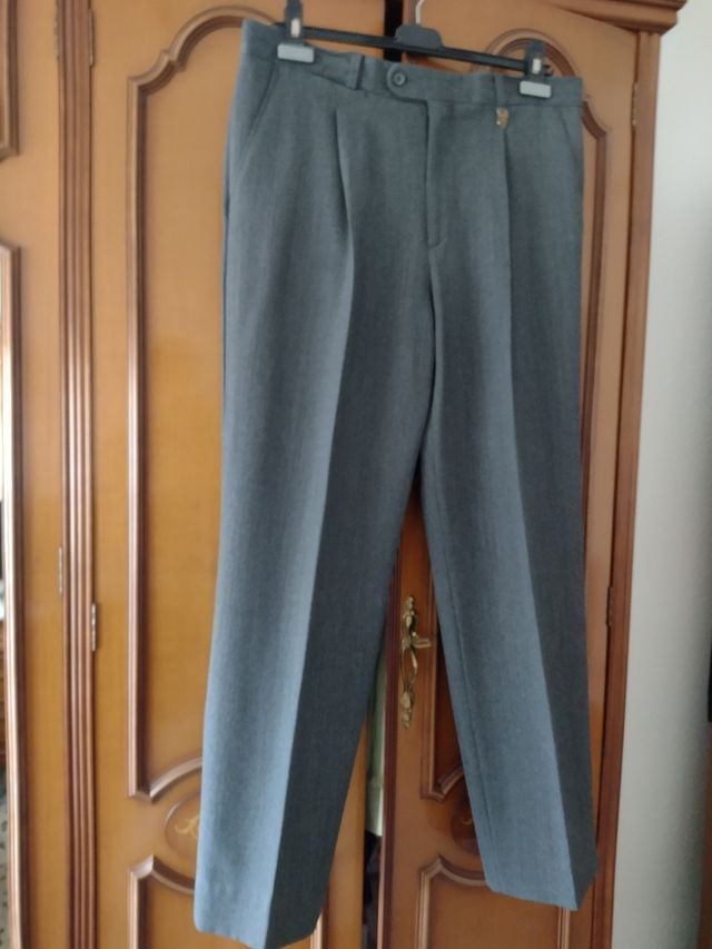 Pantalón gris caballero