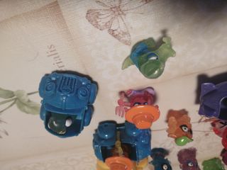 Zomlings Lote con 12 figuras