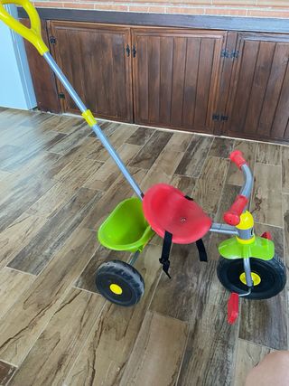 Triciclo infantil con barra