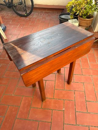 Mesa plegable de madera rústica