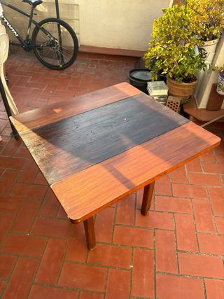 Mesa plegable de madera rústica