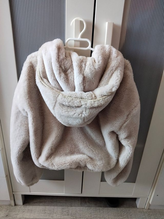 Abrigo Bershka pelo capucha