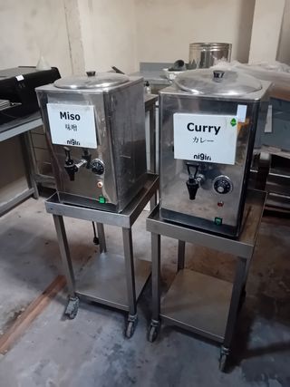 Termos dispensadores de líquidos 