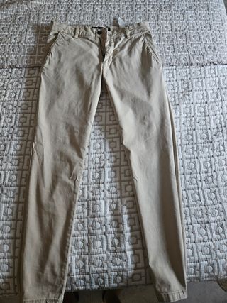 Pantalones beige Zara