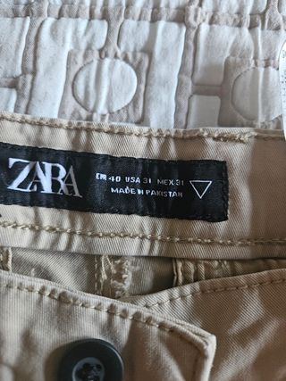 Pantalones beige Zara