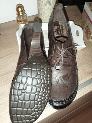 Zapatos marrones de tacón