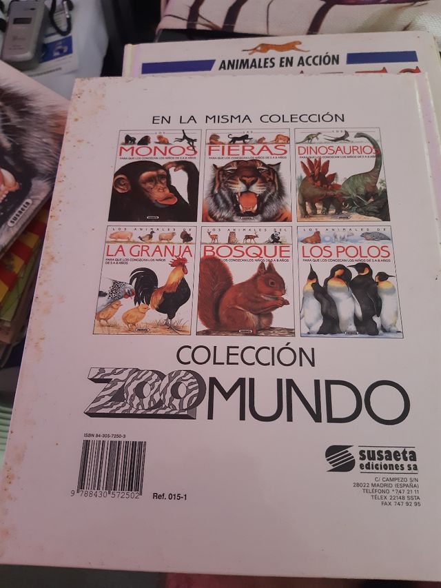 2 libros Animales Cazadores y otro animales constr