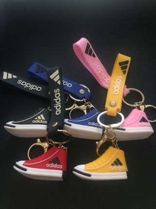 5 llaveros Adidas baloncesto nuevos