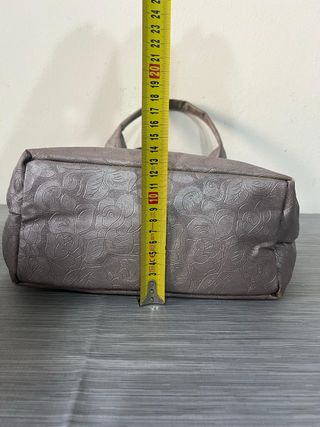 Borsa a mano grigia perlato matallizzato 