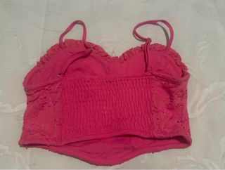 Top rosa de encaje