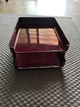 Bandeja portapapeles granate. Tamaño A4