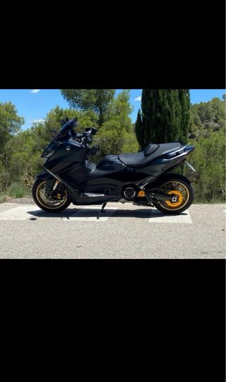 Yamaha TMAX Tech Max 560 - Impecable