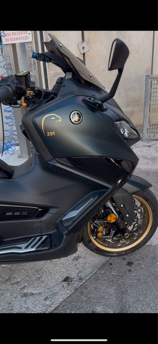 Yamaha TMAX Tech Max 560 - Impecable