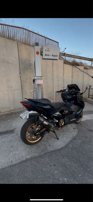 Yamaha TMAX Tech Max 560 - Impecable