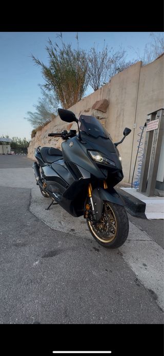 Yamaha TMAX Tech Max 560 - Impecable