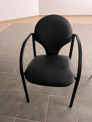 Silla negra metal polipiel