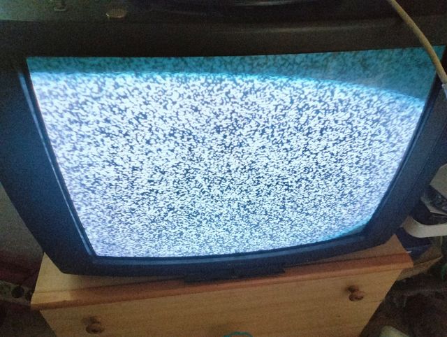 TV CRT Bluesky 28" negra