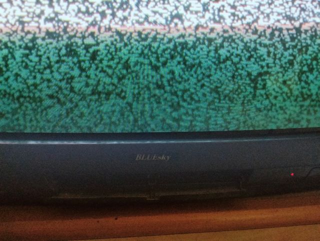 TV CRT Bluesky 28" negra