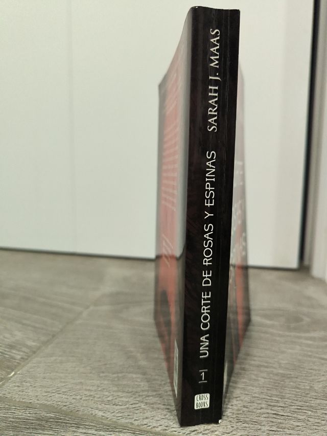 Una corte de rosas y espinas