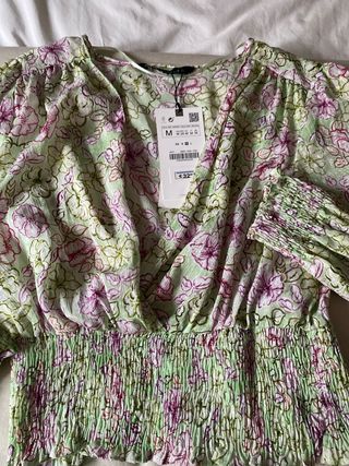 Blusa Zara flores verde - M