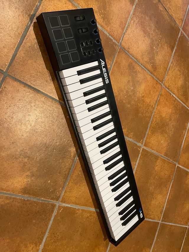 Alesis V49 teclado MIDI