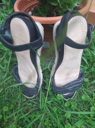 Sandalias negras Rieker