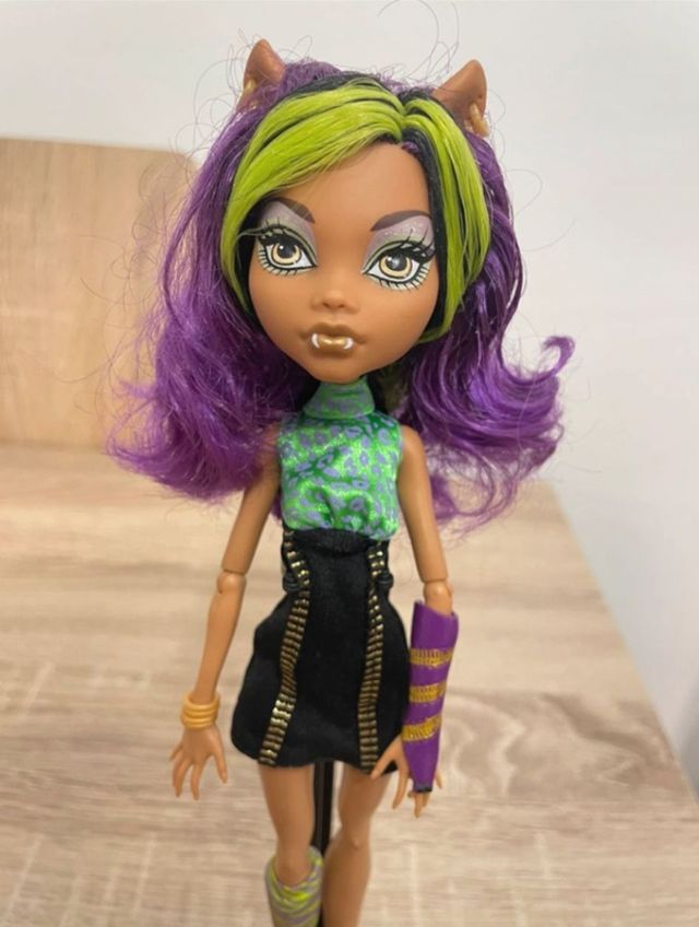 Clawdeen Wolf. Scaris: City of Frights (2013).