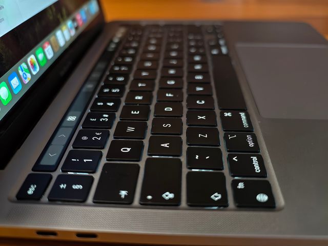 MacBook Pro 13" Cinzento Apple Prateado