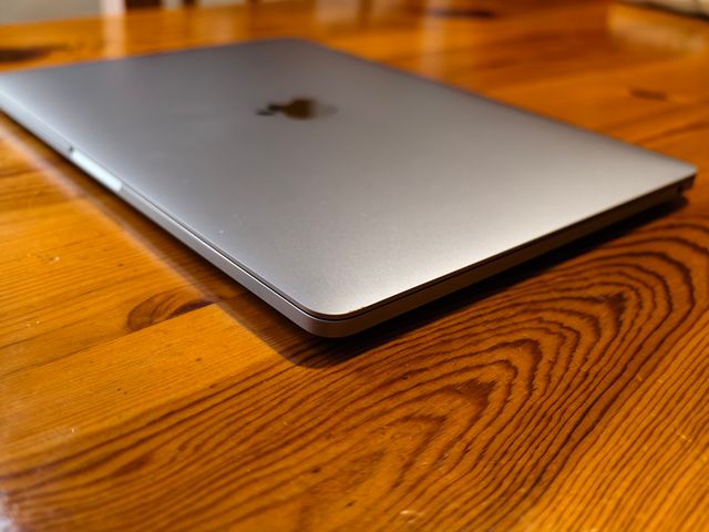 MacBook Pro 13" Cinzento Apple Prateado
